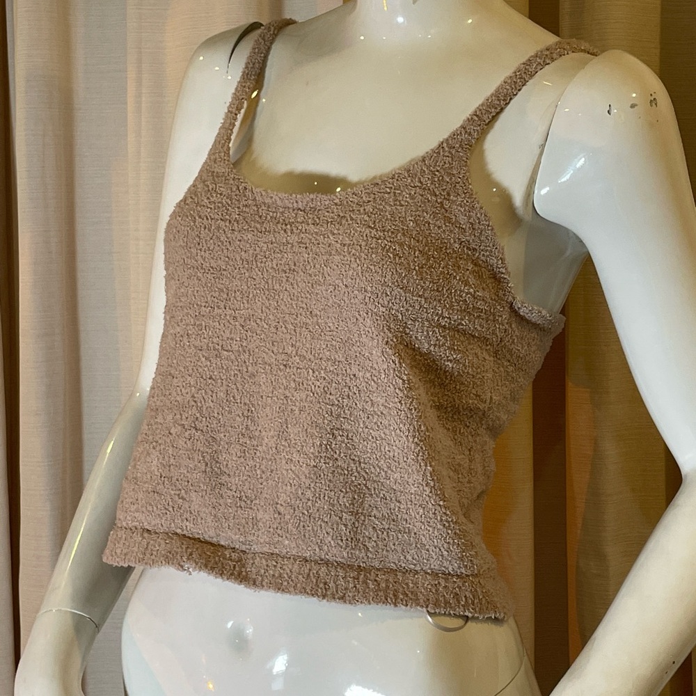 Loose and fuzzy cropped PJ top